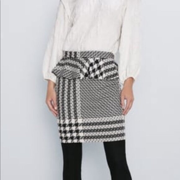Zara Skirt Womens Size Large Black & White Tweed Plaid Ruffle Houndstooth Pencil - Picture 3 of 14